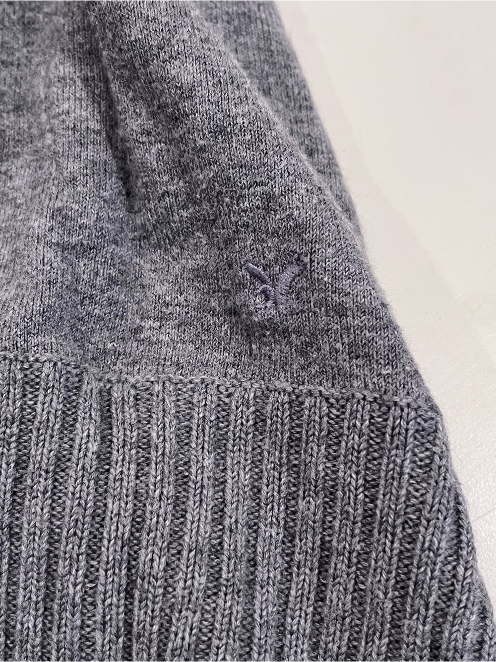 VTG American Eagle Outfitters Size Large Grey V-Neck Long Sleeve Sweater top - Picture 8 of 10